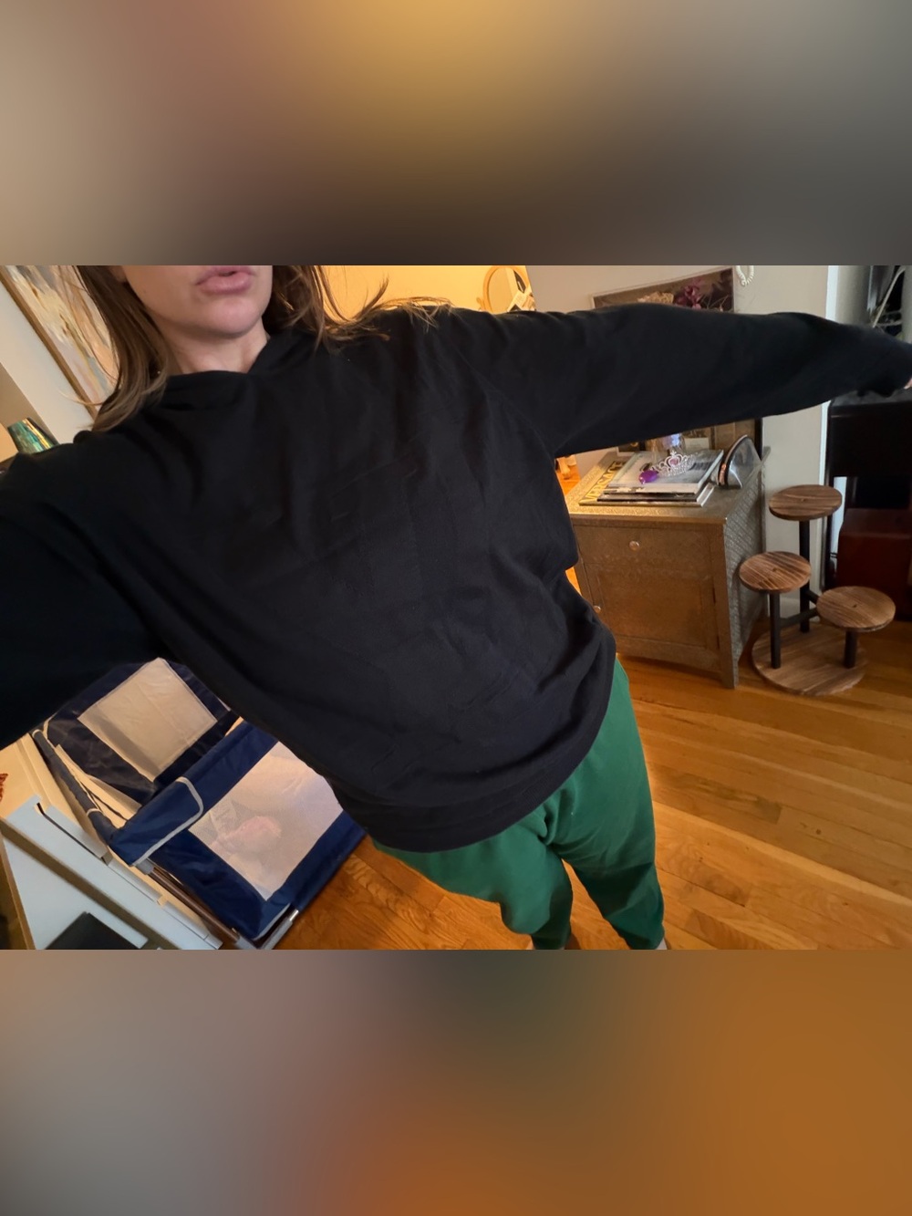 Men’s LV subtle logo knit hoodie - Picture 6 of 6
